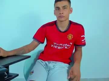 Chaturbate Live Sex of max_wild01