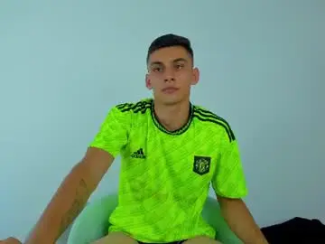 Chaturbate Live Sex Cam of max_wild01