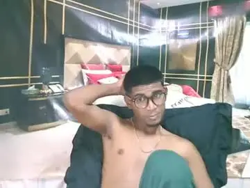 Chaturbate Live Sex Cam of indianthuggin