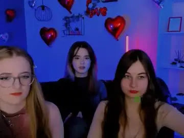 Chaturbate Live Sex Cam of luna_berryy