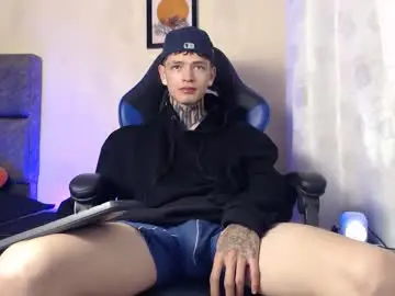 Chaturbate Live Sex Cam of dann_brown