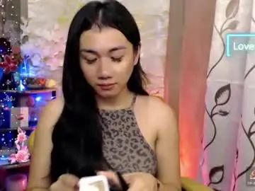 Chaturbate Live Sex Cam of pia_worthsback