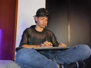 Chaturbate Free Porn Cam of ethan__carter
