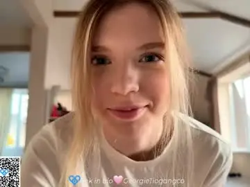 Chaturbate Live Sex Cam of chloe_show