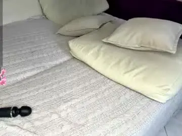 Chaturbate Watch Live Sex Cams of chloe_show