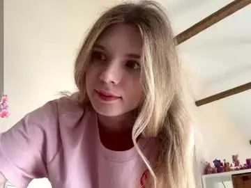 Chaturbate Live Sex Cam of chloe_show