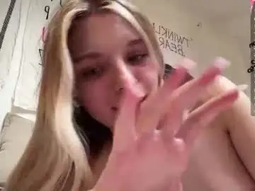 Chaturbate Watch Live Sex Cams of chloe_show