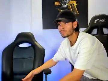 Chaturbate Live Porn of masters_boys