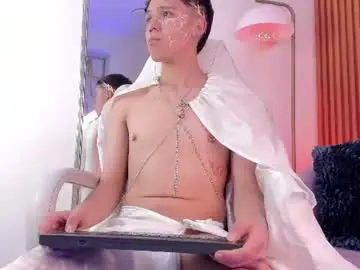 Chaturbate Free Live Porn of noahh_saenz