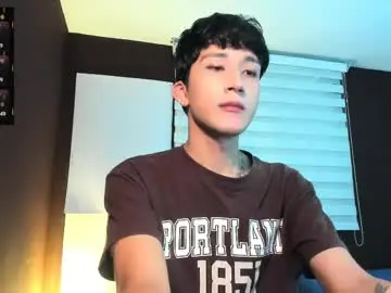 Chaturbate Watch Live Sex Cams of guy_veryhot1