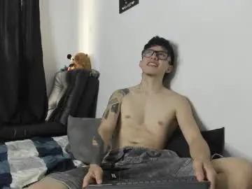 Chaturbate Free Live Porn of troy_rouge