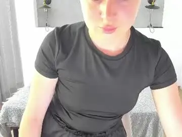Chaturbate Live Sex Cam of kitkatvel
