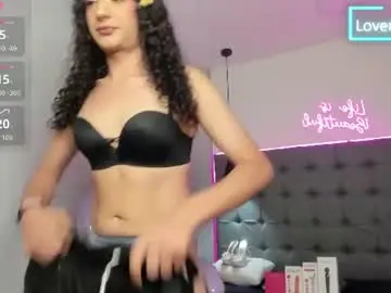 Chaturbate Nude Webcam of scarletcherry18