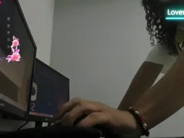 Chaturbate Live Sex of scarletcherry18
