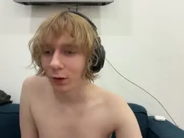Chaturbate Live Sex Cam of saintfawn