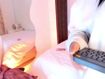 Chaturbate Live Sex Cam of alondrasoomer