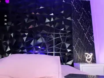 Chaturbate Live Sex Cam of alondrasoomer