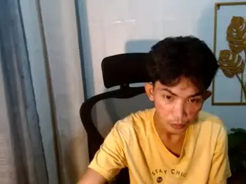 Chaturbate Live Sex Cam of asianhotbigcock