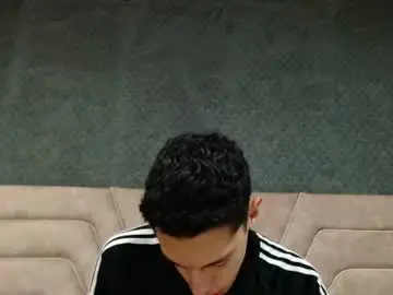 Chaturbate Live Sex Cam of thiagos19