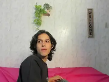 Chaturbate Live Sex Cam of dady_show69