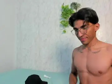 Chaturbate Live Porn of dady_show69