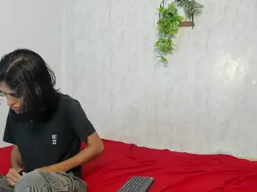 Chaturbate Live Sex Cam of dady_show69