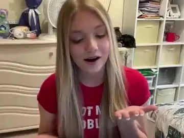 Chaturbate Adult Video Chat of maisiehtwe