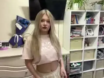 Chaturbate Live Sex Cam of maisiehtwe