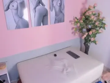 Chaturbate Live Sex Cam of stefany_gonzales_