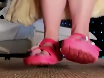 Chaturbate Nude Webcam of footfetish_baby