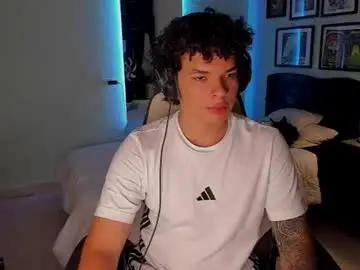 Chaturbate Live Porn of ian_versace