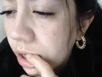 Chaturbate Live Sex Cam of miaslim