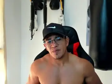 Chaturbate Free Porn Cam of tom_kingfit