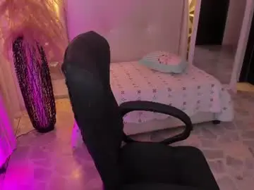 Chaturbate Live Sex Cam of ariana_rose01