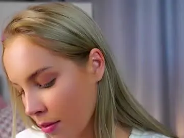 Chaturbate Nude Webcam of lipswithsmileonthem