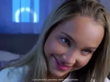 Chaturbate Live Sex of lipswithsmileonthem