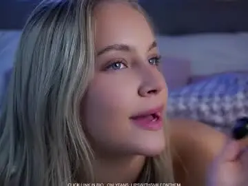 Chaturbate Adult Webcams of lipswithsmileonthem