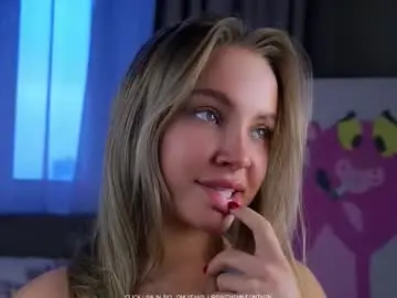 Chaturbate Watch Live Sex Cams of lipswithsmileonthem