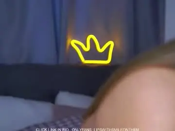 Chaturbate Adult Video Chat of lipswithsmileonthem