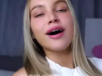 Chaturbate Watch Live Sex Cams of lipswithsmileonthem