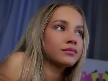 Chaturbate Live Sex Cam of lipswithsmileonthem