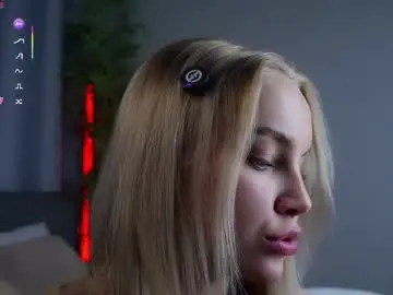 Chaturbate Nude Webcam of lipswithsmileonthem