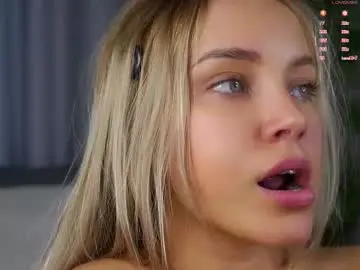 Chaturbate Sex Cam of lipswithsmileonthem