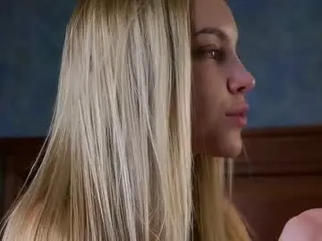 Chaturbate Sex Chat of lipswithsmileonthem