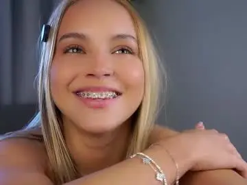 Chaturbate Live Porn of lipswithsmileonthem