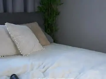 Chaturbate Watch Live Sex Cams of lipswithsmileonthem