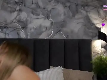 Chaturbate Best live sex cam show of lipswithsmileonthem