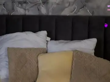 Chaturbate Adult Video Chat of lipswithsmileonthem