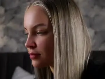 Chaturbate Adult Webcam of lipswithsmileonthem