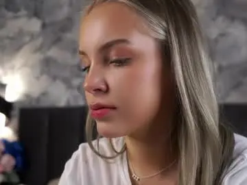 Chaturbate Free Porn Cam of lipswithsmileonthem